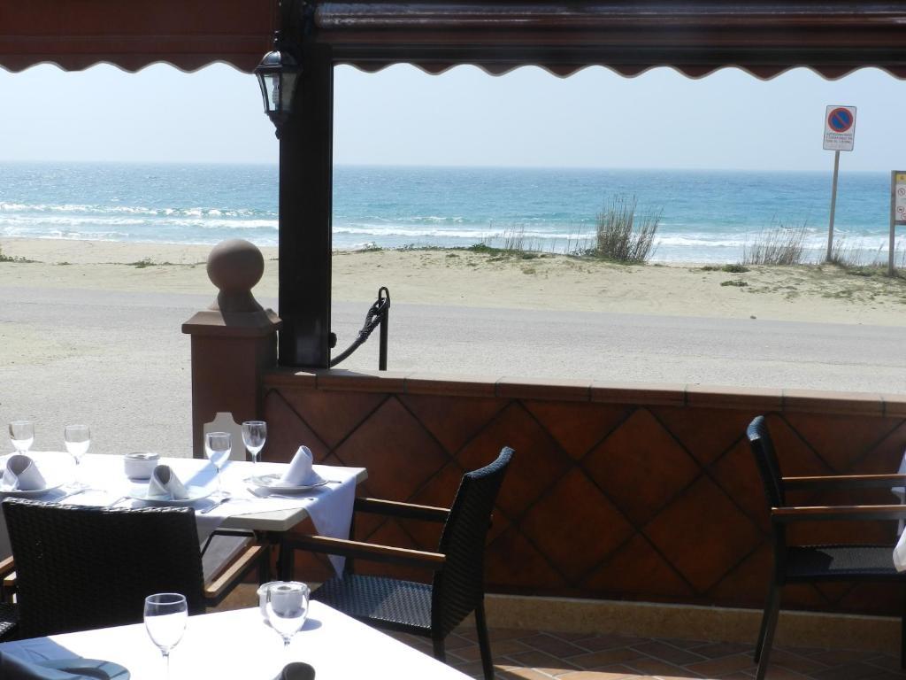 Hostal El Alferez Vejer de la Frontera Extérieur photo